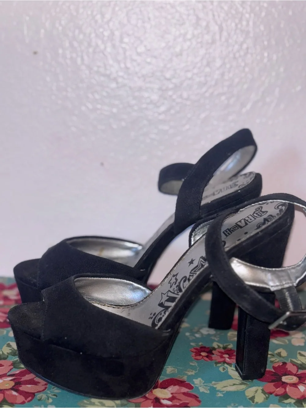 Women’s Suede Platform Heels With Ankle Stap, Size 6.5